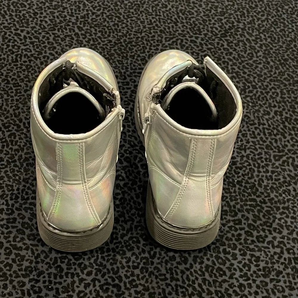 The Children's Place Girls Combat Boots Size 2 Patent Leather Metallic School